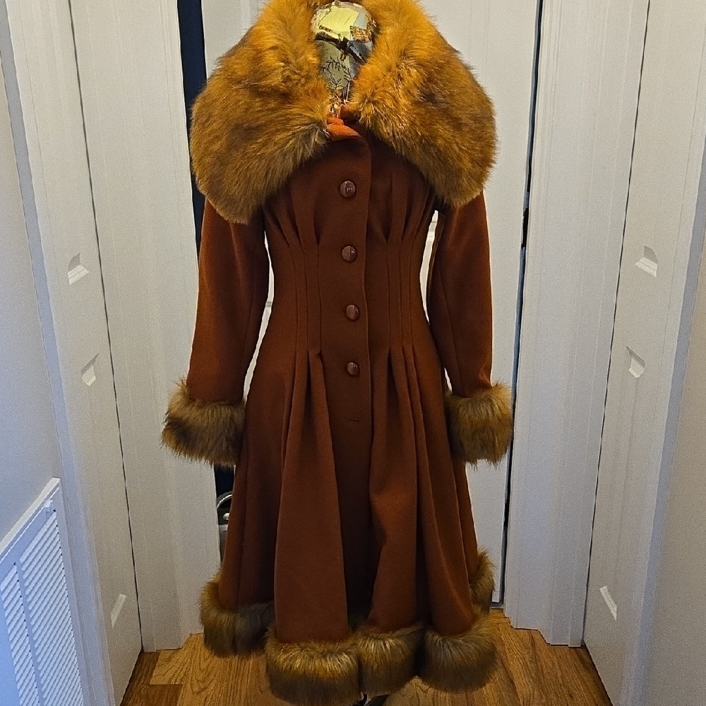 Collectif Pearl Coat In Rust Brown